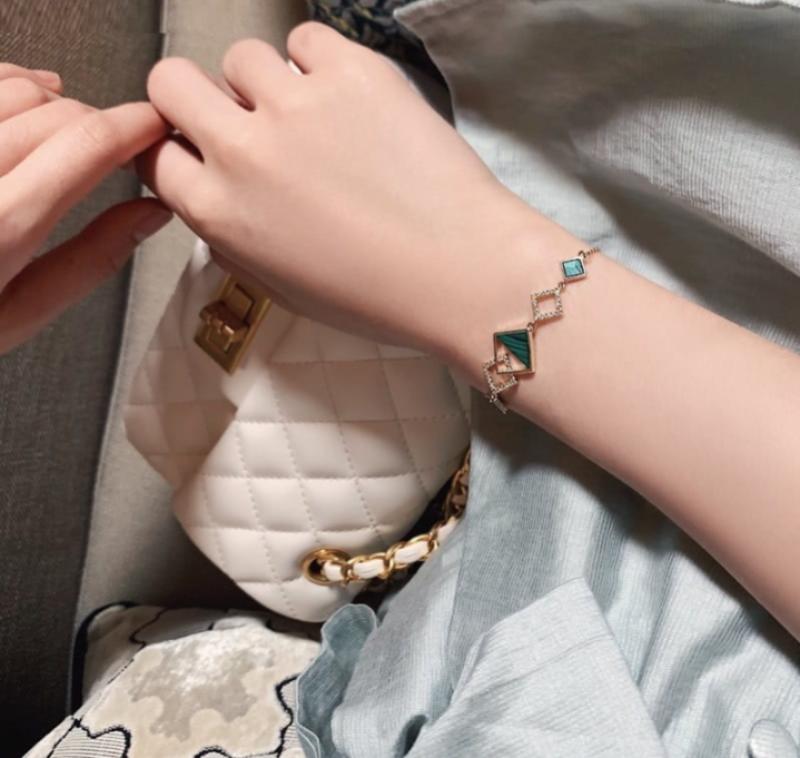 1pc Gold plated Thread Bracelet